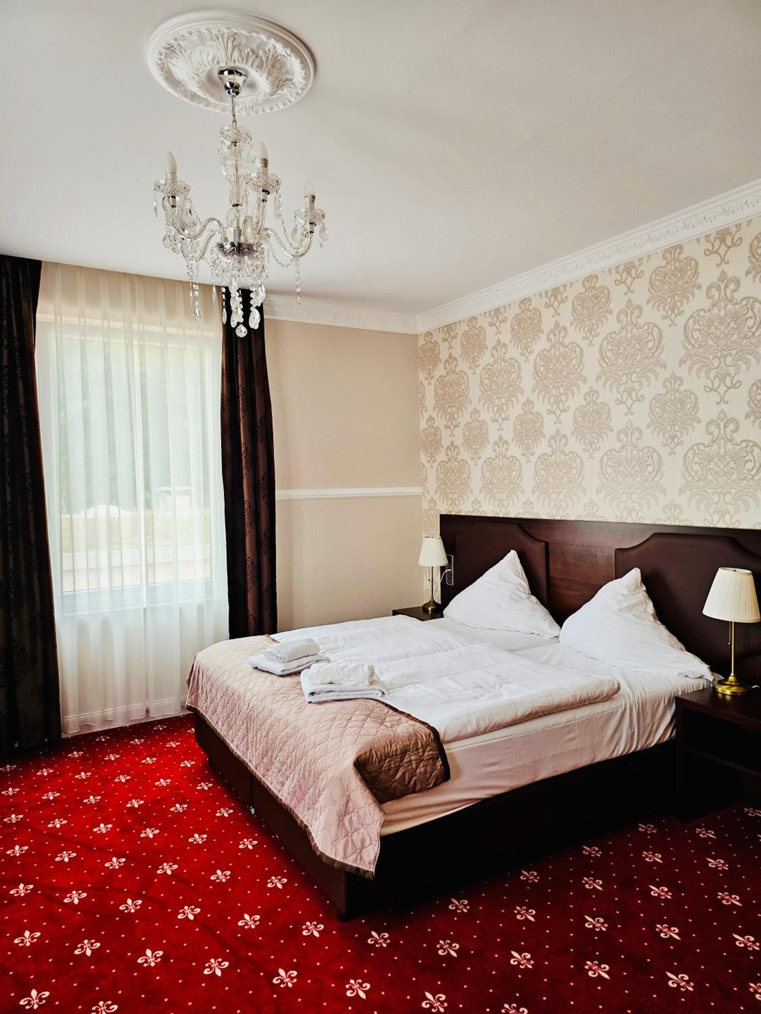 Gala Hotel Pforzheim Esterno foto