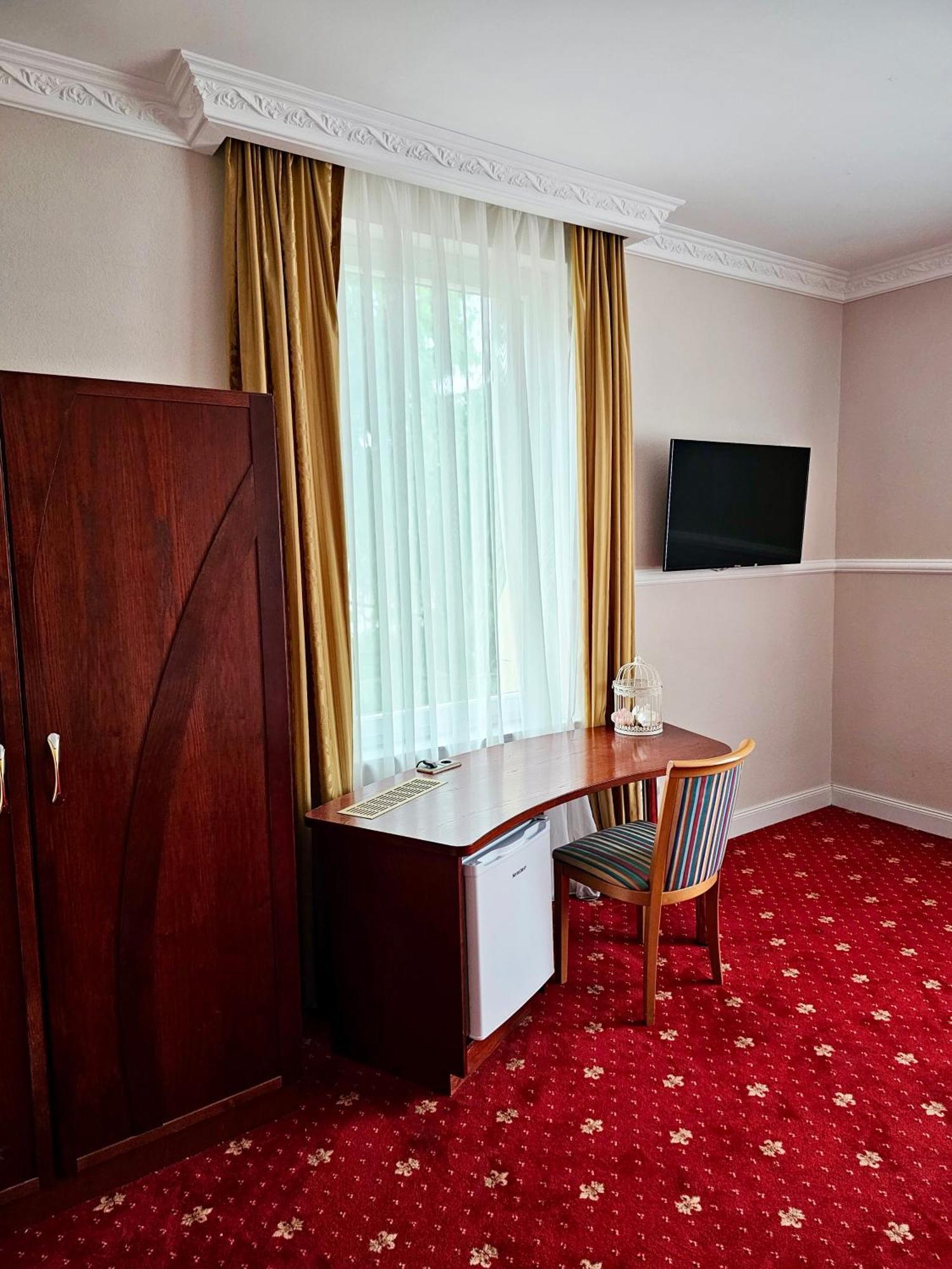 Gala Hotel Pforzheim Esterno foto