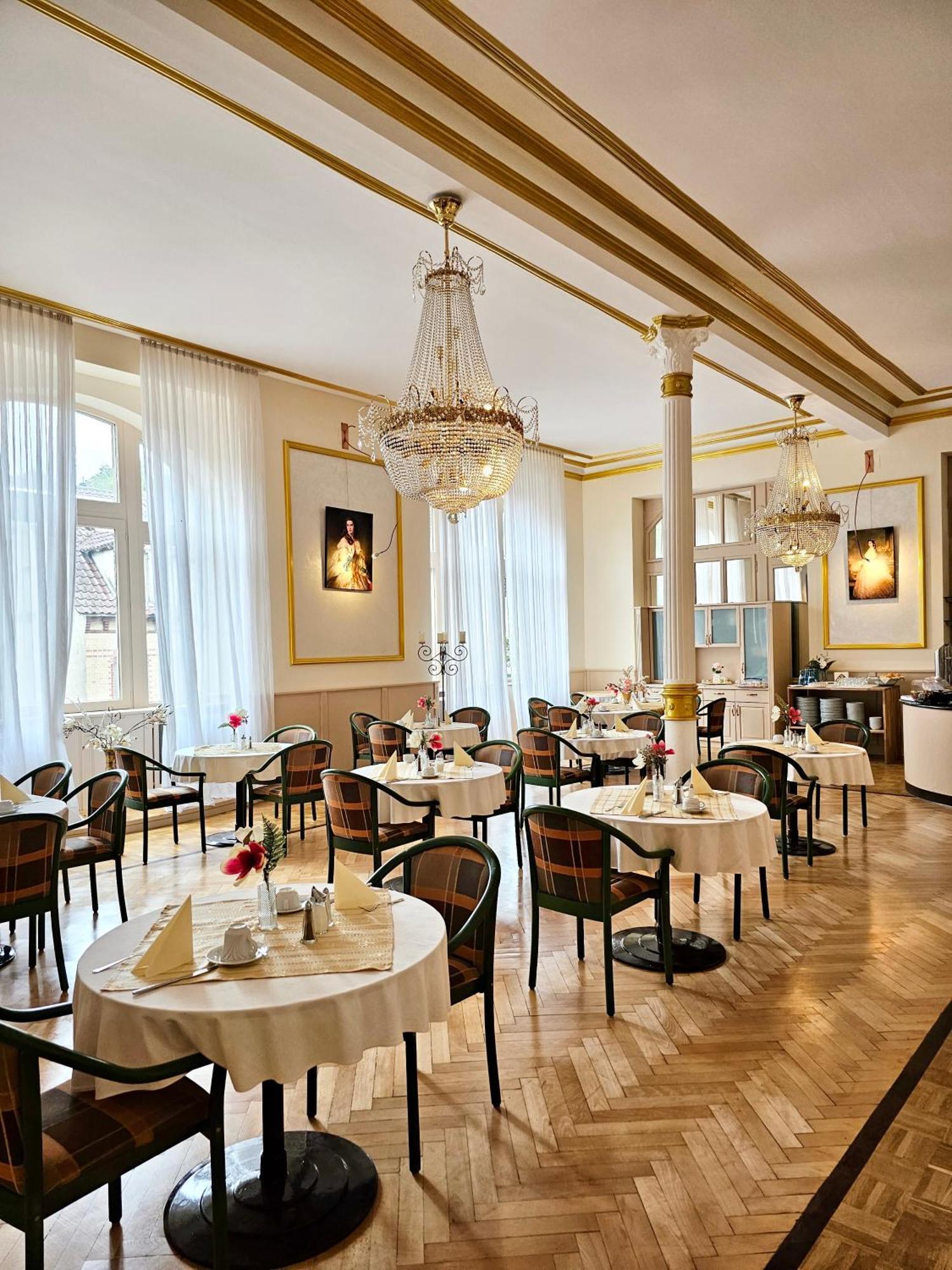 Gala Hotel Pforzheim Esterno foto